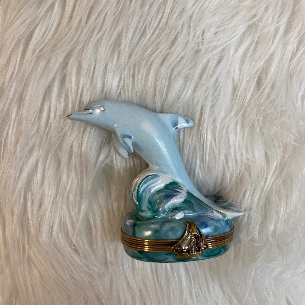 Limited Edition Numbered Dolphin LIMOGES Peint Main Trinket Box